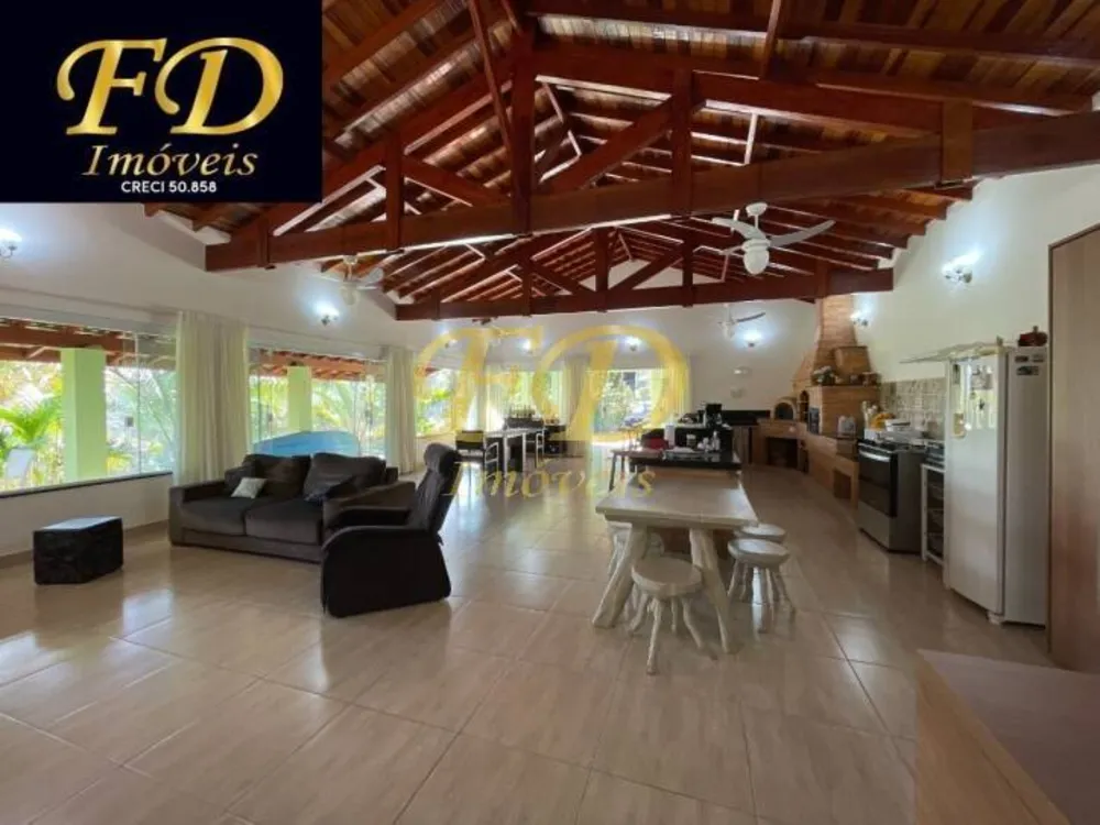 Chácara, 3 quartos, 1700 m² - Foto 1