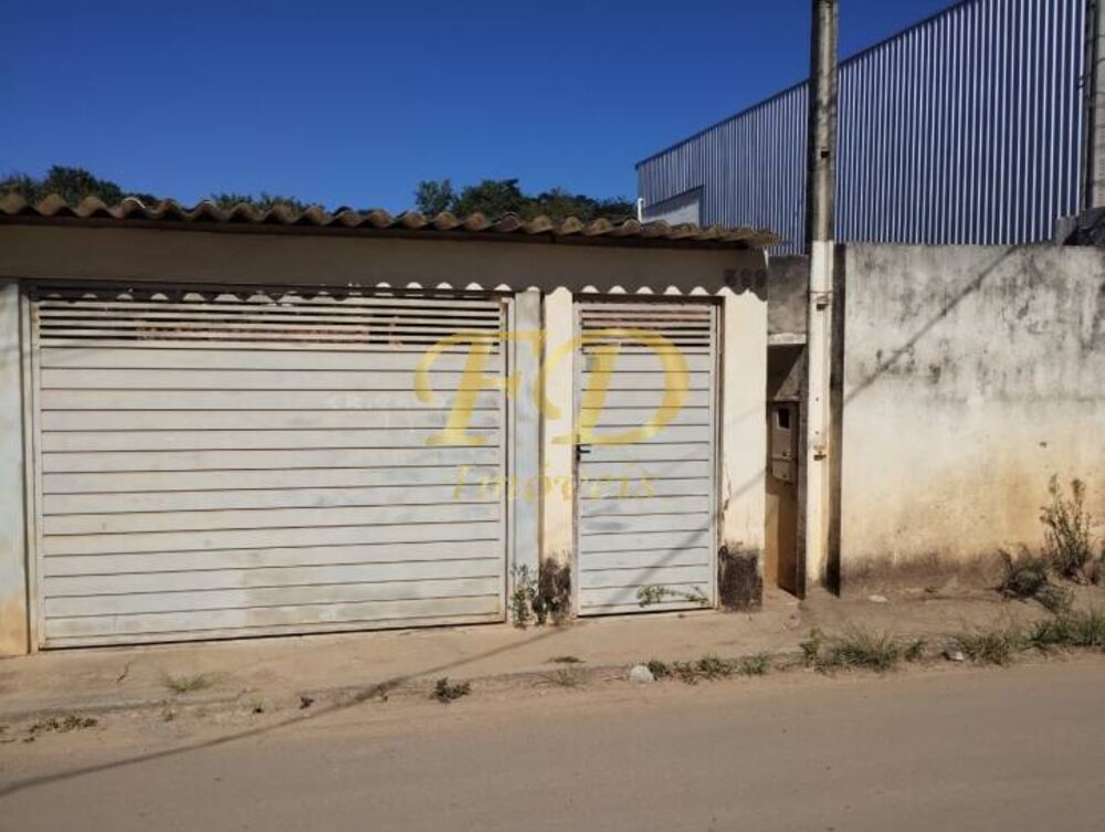 Casa à venda com 2 quartos, 400m² - Foto 2
