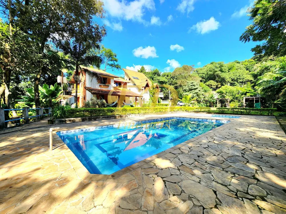 Casa, 7 quartos, 235 m² - Foto 2