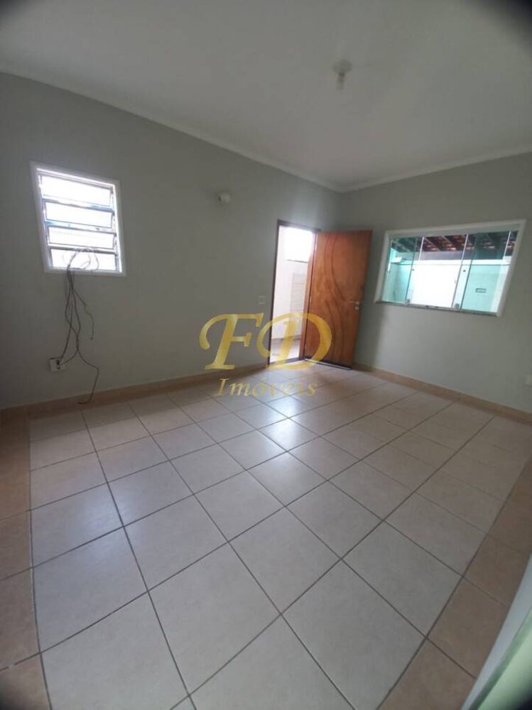 Casa à venda com 3 quartos, 250m² - Foto 1