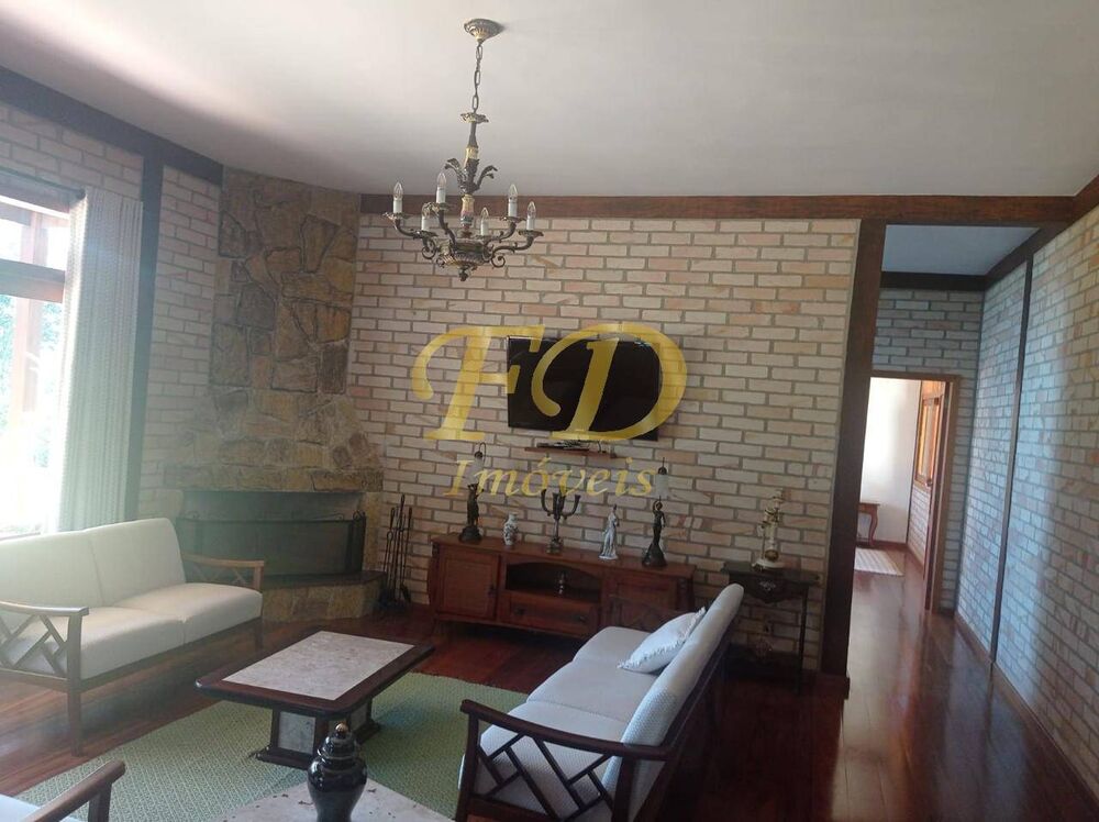 Casa de Condomínio à venda com 3 quartos, 600m² - Foto 1