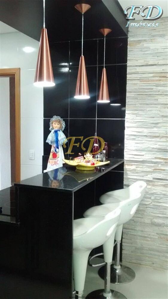Casa à venda e aluguel com 3 quartos, 150m² - Foto 1