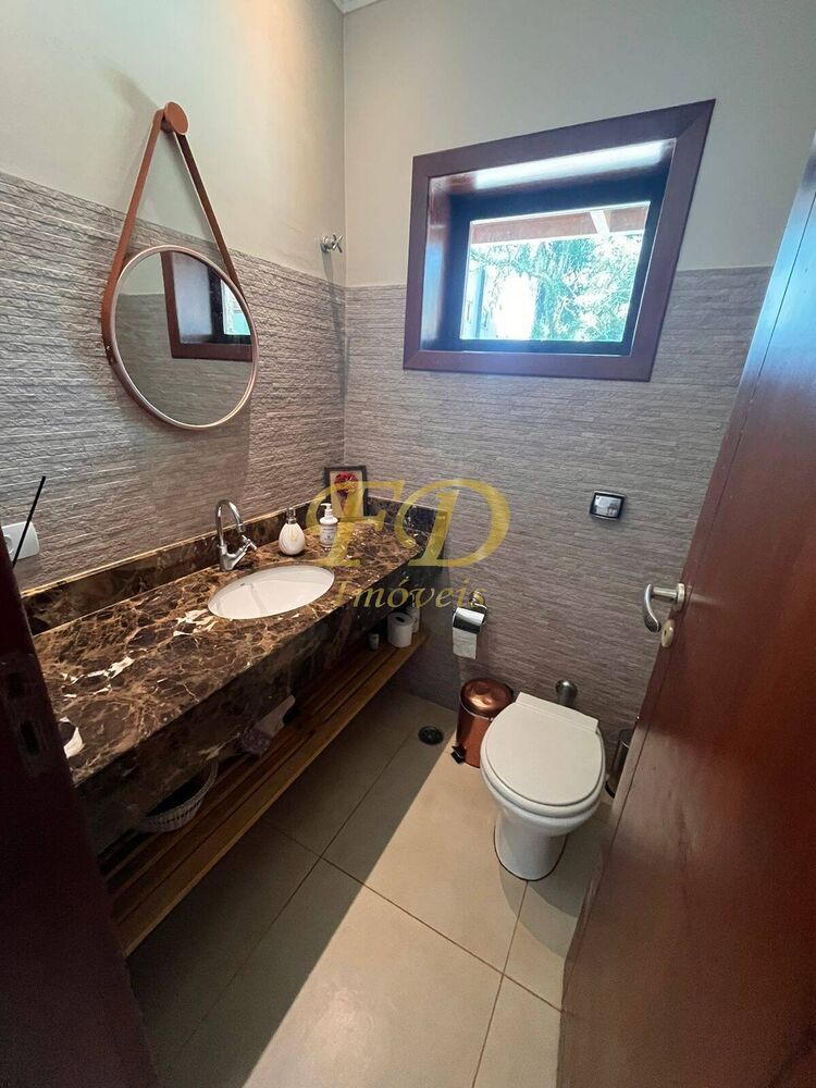 Casa à venda com 4 quartos, 350m² - Foto 1
