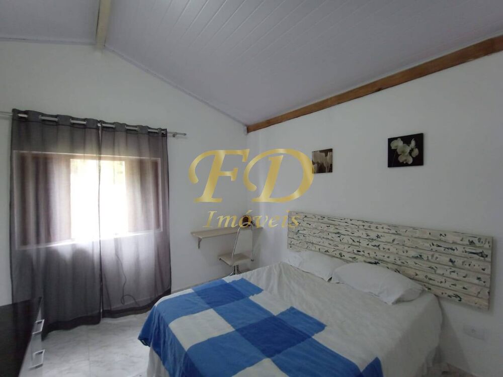 Chácara à venda e aluguel com 3 quartos, 150m² - Foto 1