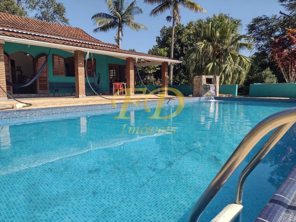 Chácara à venda com 3 quartos, 322m² - Foto 1