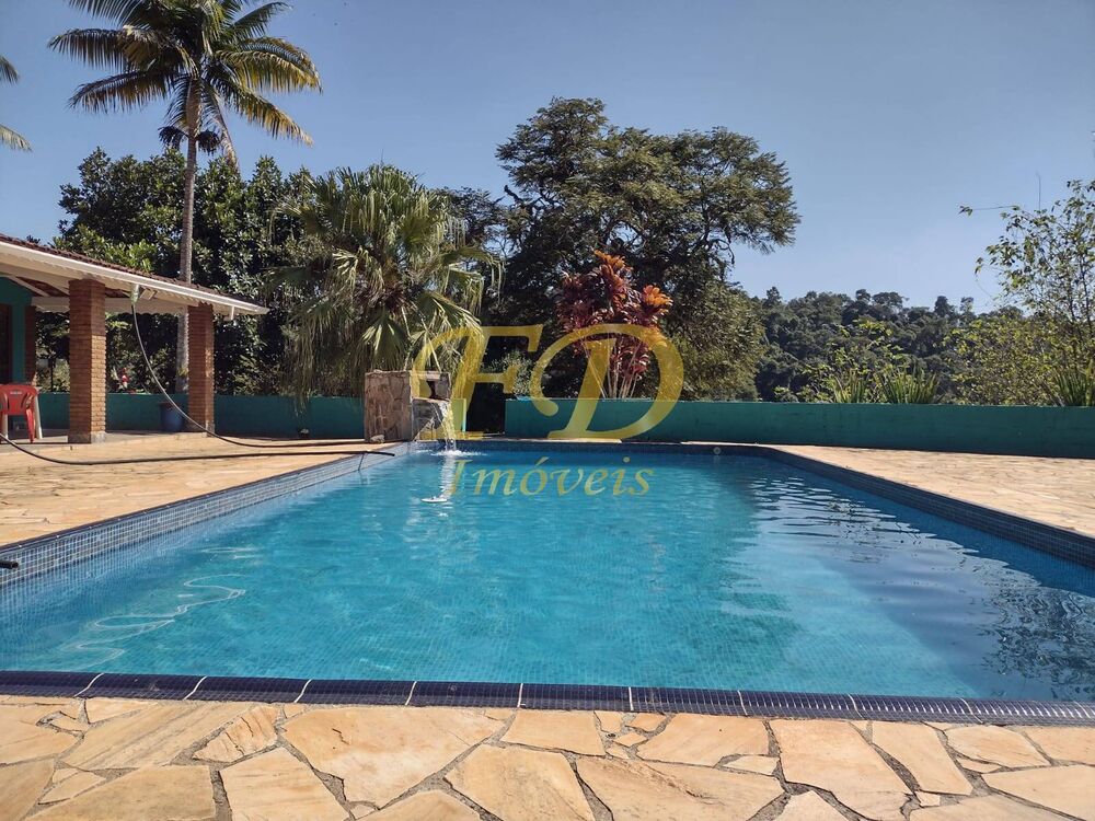 Chácara à venda com 3 quartos, 322m² - Foto 2