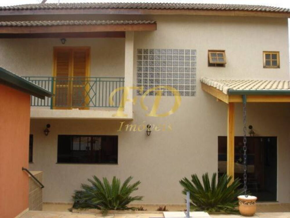 Casa à venda com 3 quartos, 230m² - Foto 1