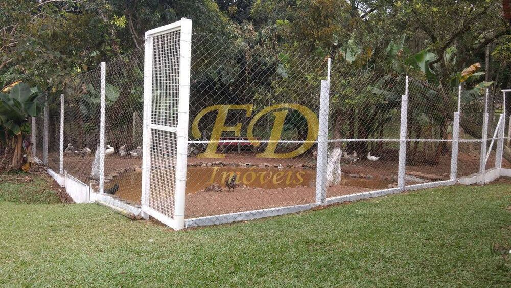 Chácara à venda com 3 quartos, 200m² - Foto 4