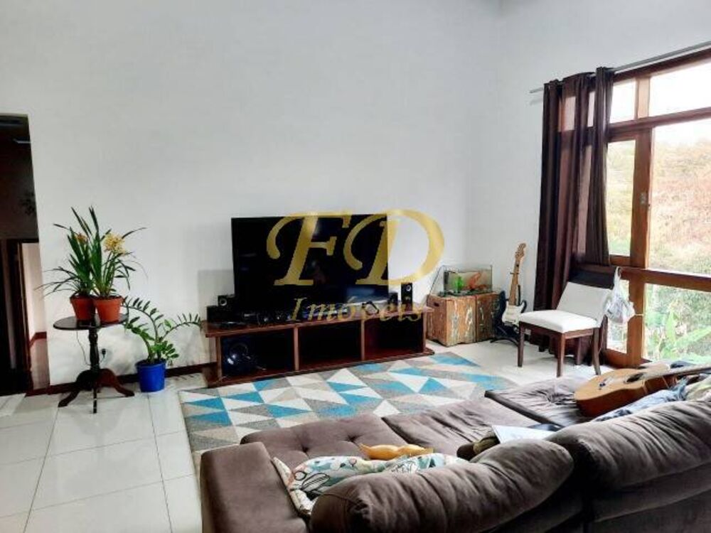 Chácara à venda com 4 quartos, 240m² - Foto 3