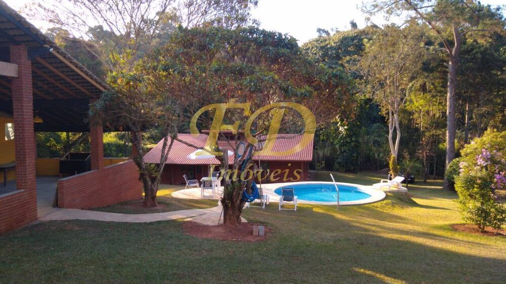 Chácara, 4 quartos, 2628 m² - Foto 1