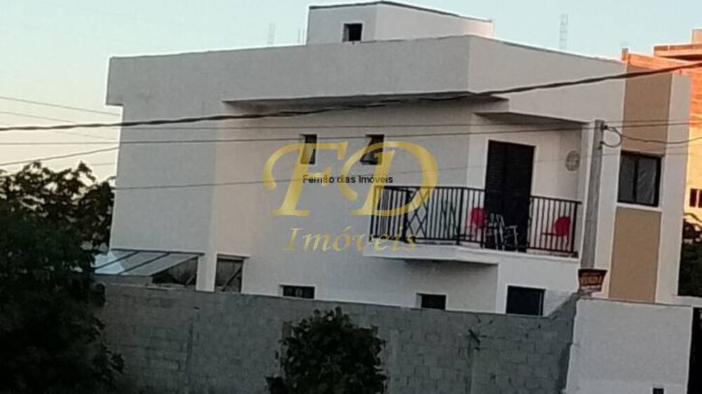 Casa à venda com 3 quartos, 115m² - Foto 1