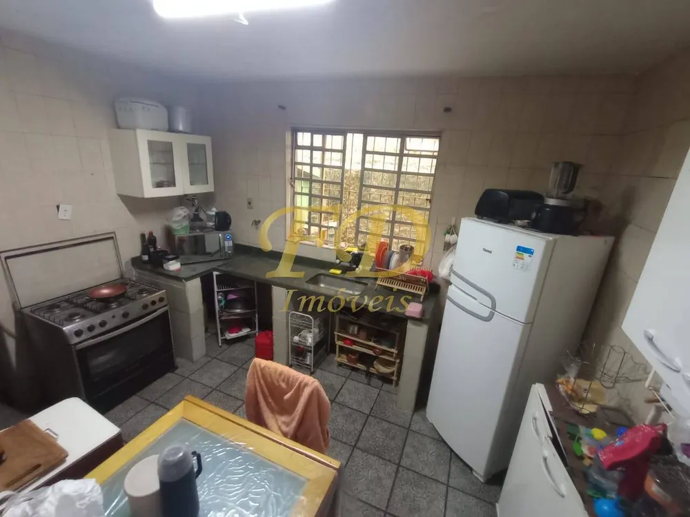 Casa, 4 quartos, 230 m² - Foto 1