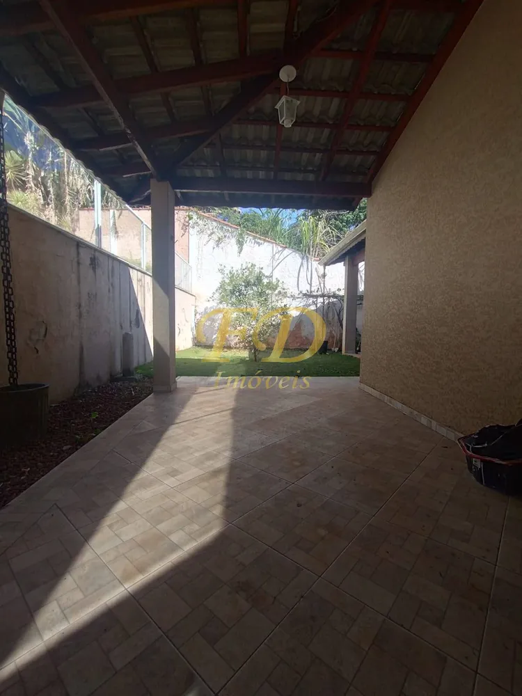 Chácara, 3 quartos, 600 m² - Foto 1