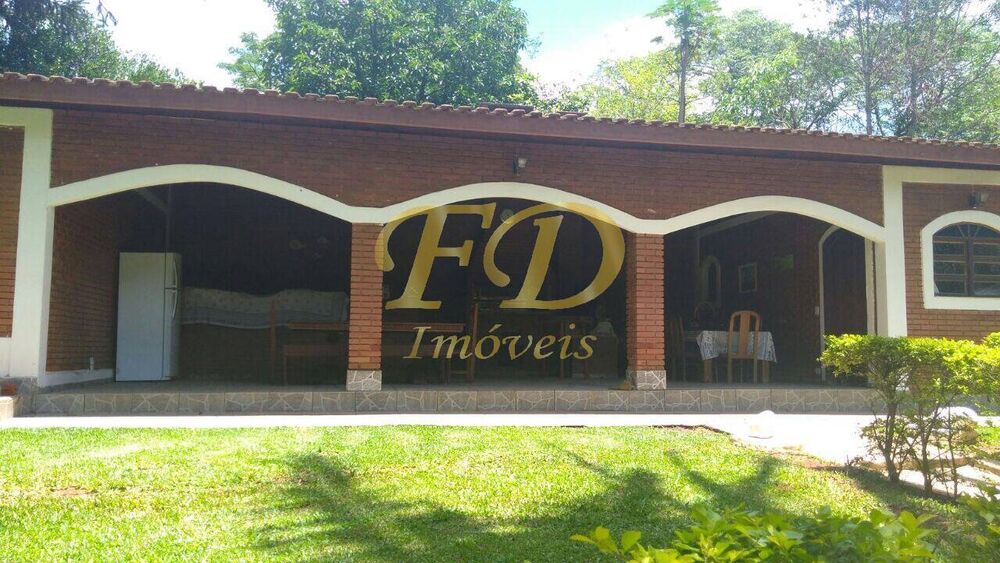 Chácara à venda com 4 quartos, 300m² - Foto 2