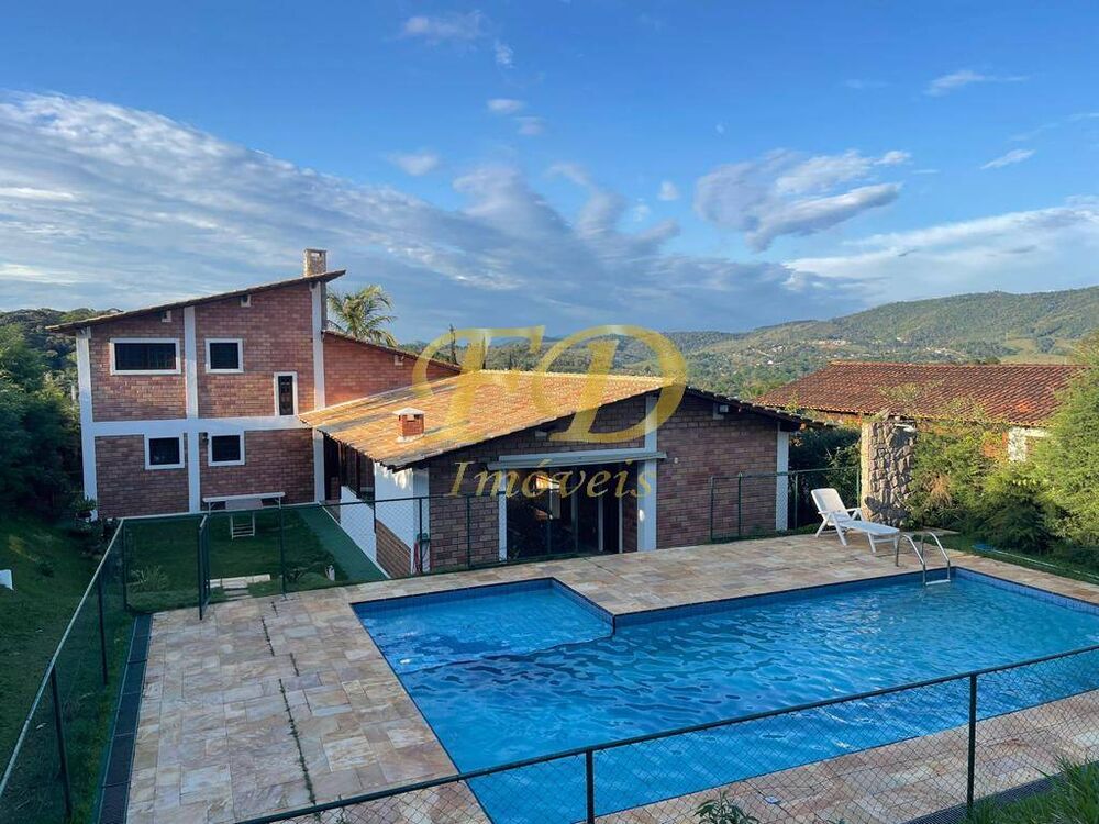 Chácara à venda com 4 quartos, 311m² - Foto 1