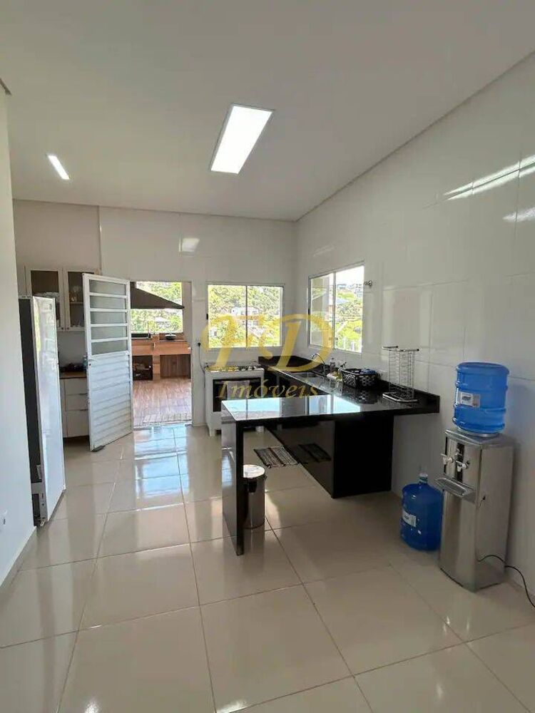 Casa de Condomínio à venda com 4 quartos, 226m² - Foto 4