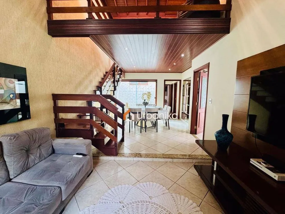 Casa, 3 quartos, 197 m² - Foto 2
