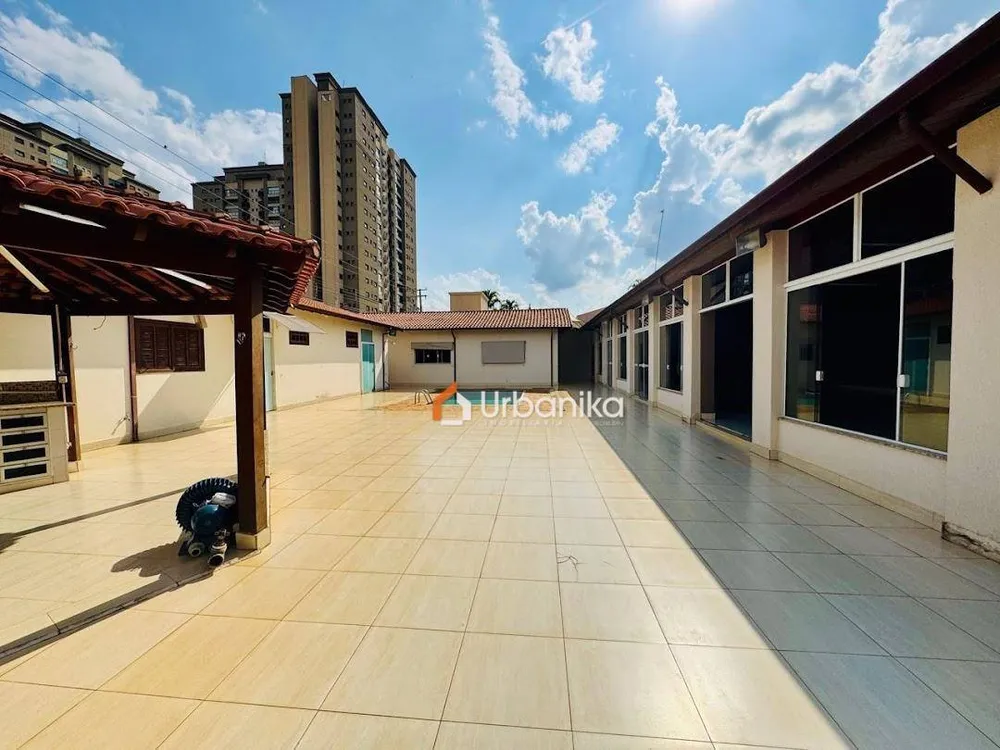 Casa, 5 quartos, 352 m² - Foto 4