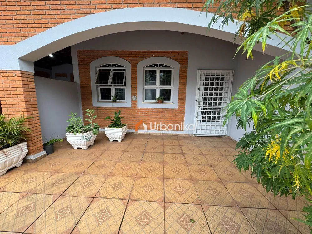 Casa, 3 quartos, 196 m² - Foto 2
