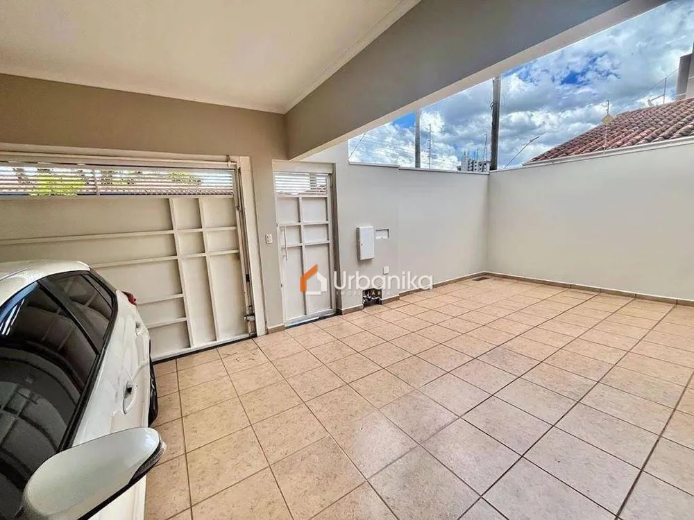 Casa, 4 quartos, 204 m² - Foto 2