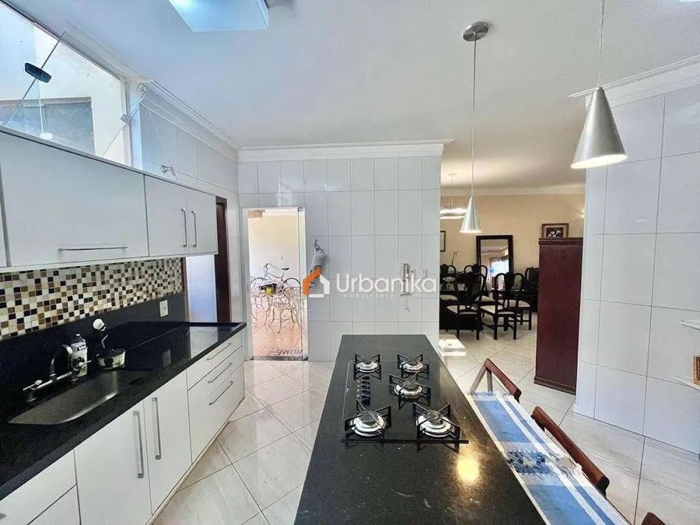 Casa, 4 quartos, 204 m² - Foto 5