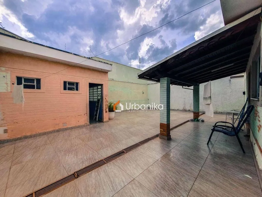 Casa, 3 quartos, 200 m² - Foto 1