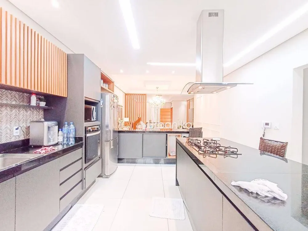 Casa, 3 quartos, 180 m² - Foto 1