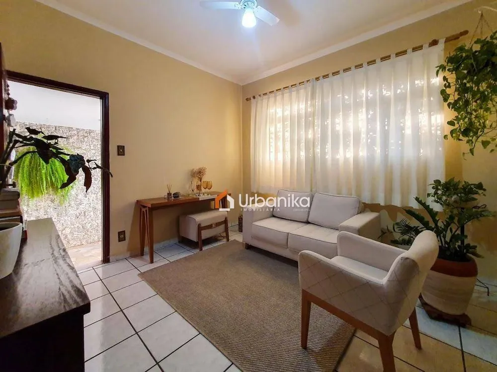 Casa, 3 quartos, 121 m² - Foto 1