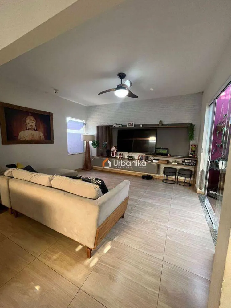 Casa, 3 quartos, 179 m² - Foto 2
