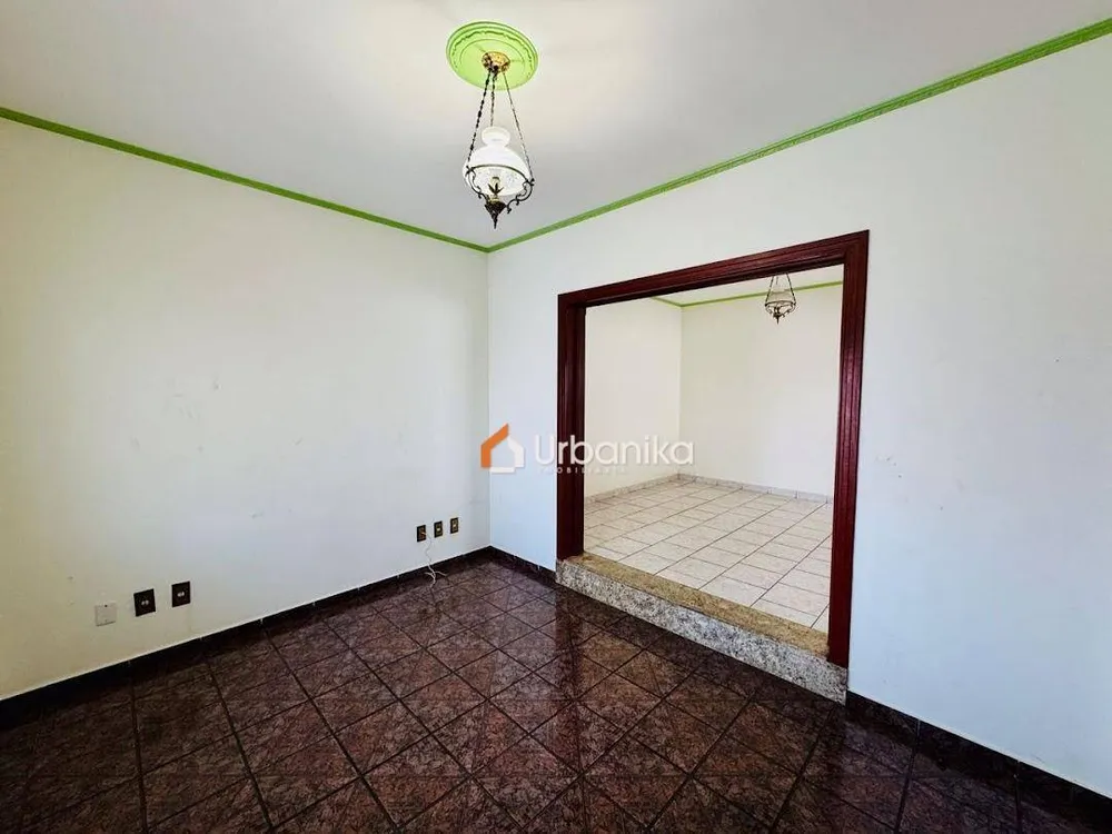 Casa, 3 quartos, 210 m² - Foto 1