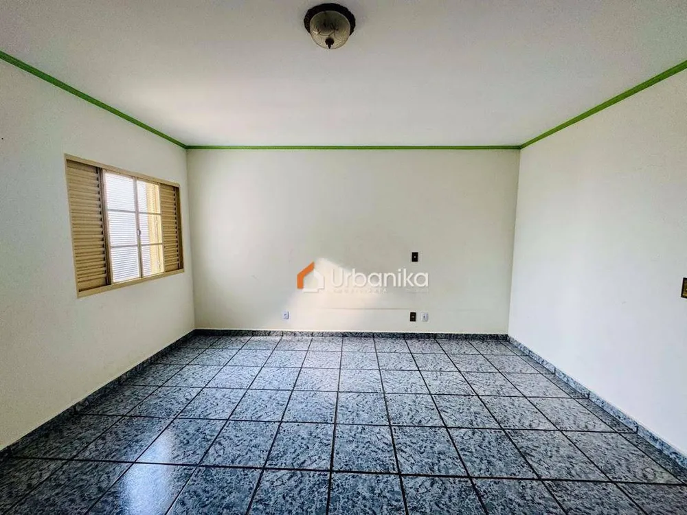 Casa, 3 quartos, 210 m² - Foto 4