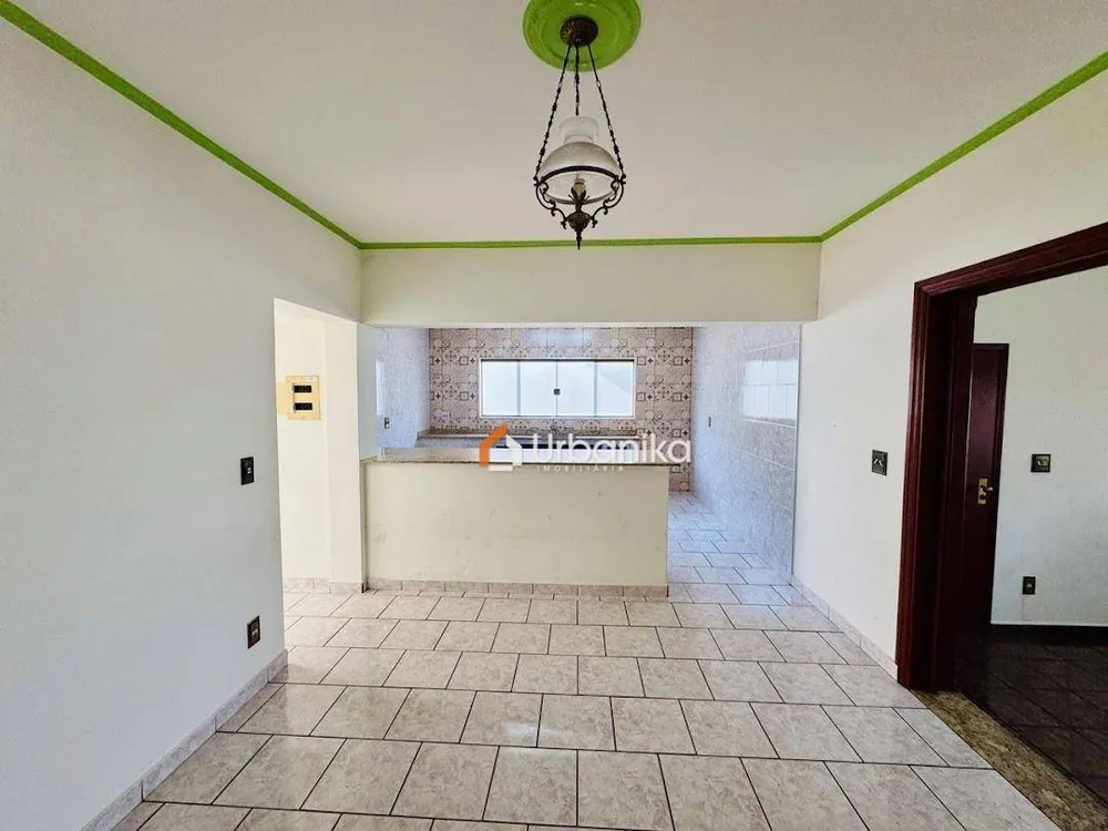 Casa, 3 quartos, 210 m² - Foto 3