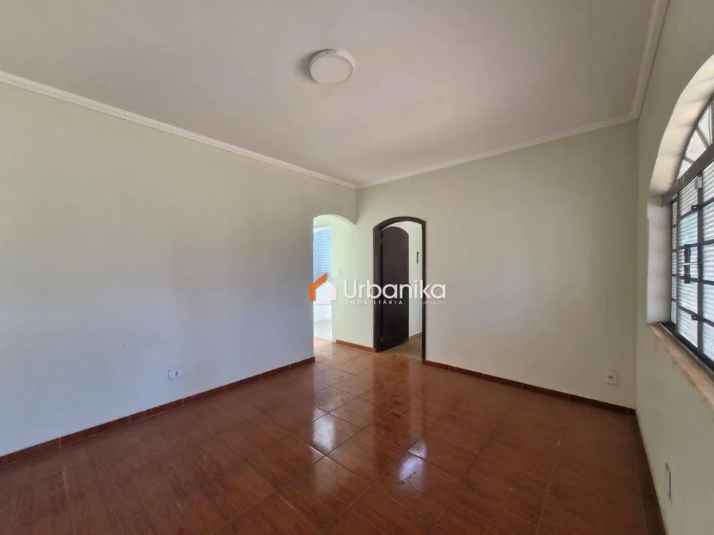 Casa, 4 quartos, 230 m² - Foto 12
