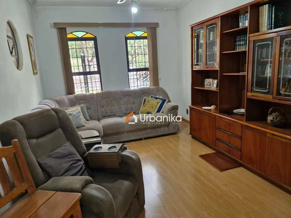 Casa, 3 quartos, 200 m² - Foto 1