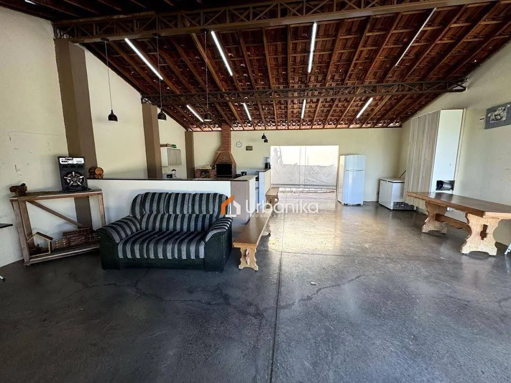 Chácara, 3 quartos, 884 m² - Foto 8