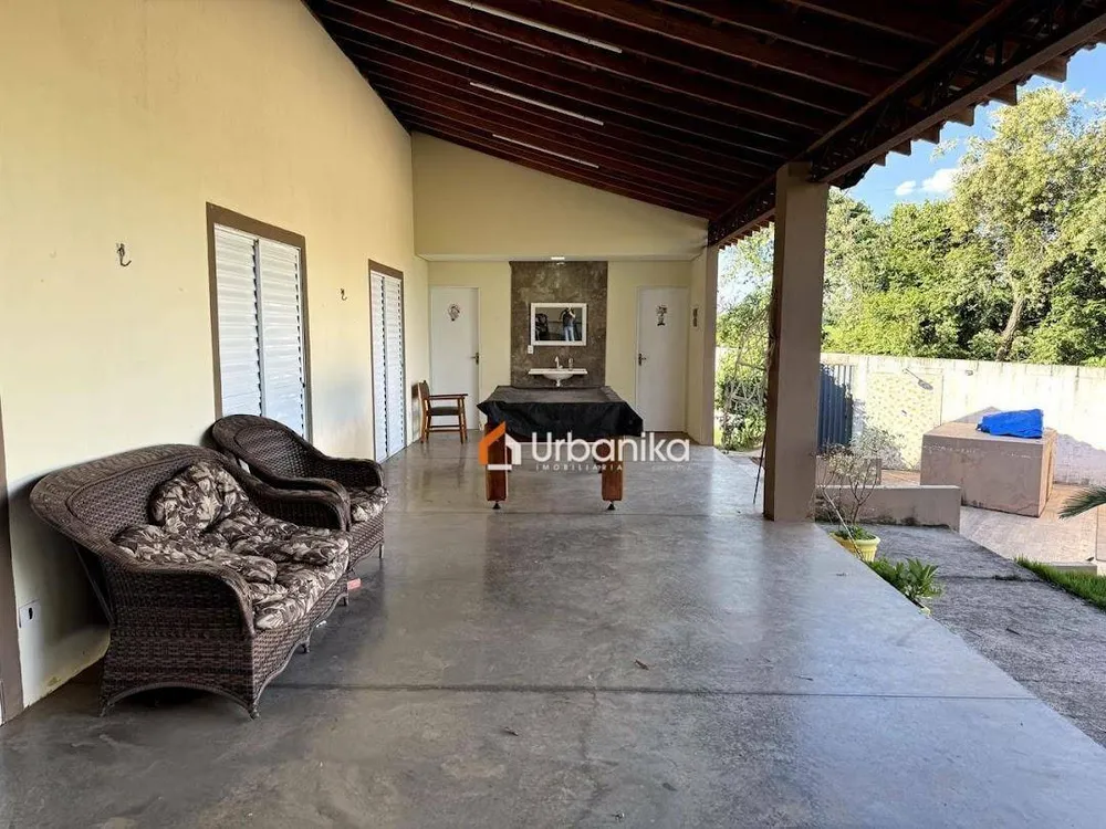 Chácara, 3 quartos, 884 m² - Foto 3