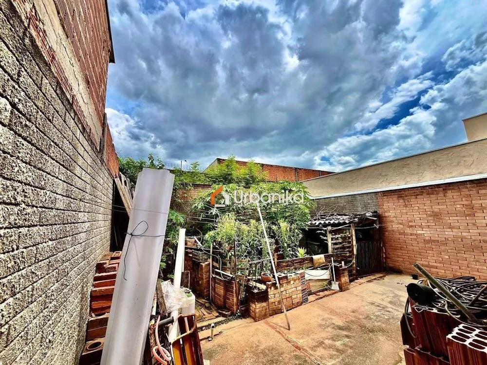 Casa, 5 quartos, 160 m² - Foto 2