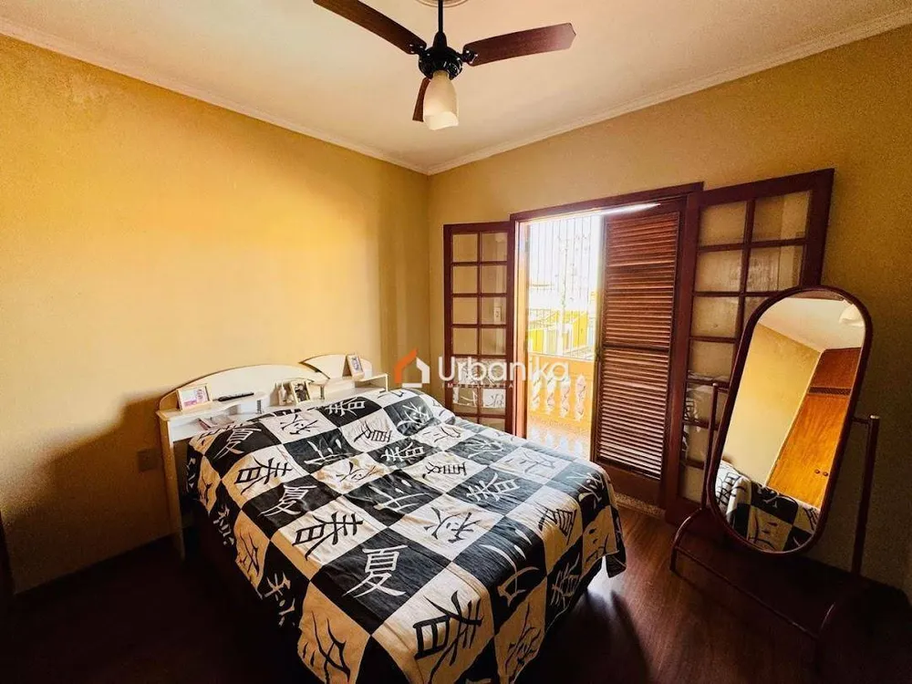 Casa, 3 quartos, 198 m² - Foto 3