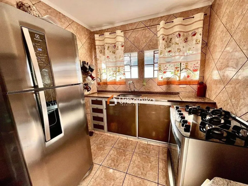 Chácara, 3 quartos, 1212 m² - Foto 4