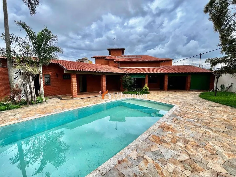 Sobrado, 3 quartos, 462 m² - Foto 1