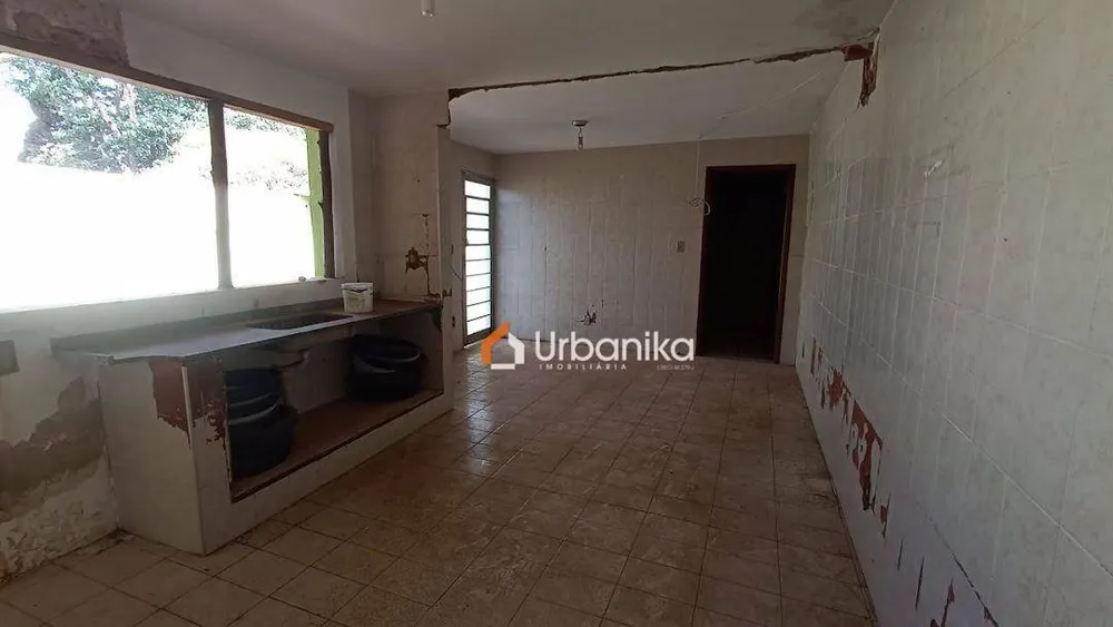 Casa, 2 quartos, 233 m² - Foto 2
