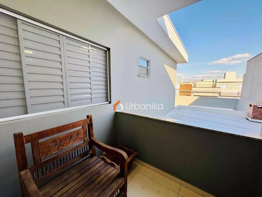 Casa, 3 quartos, 223 m² - Foto 3
