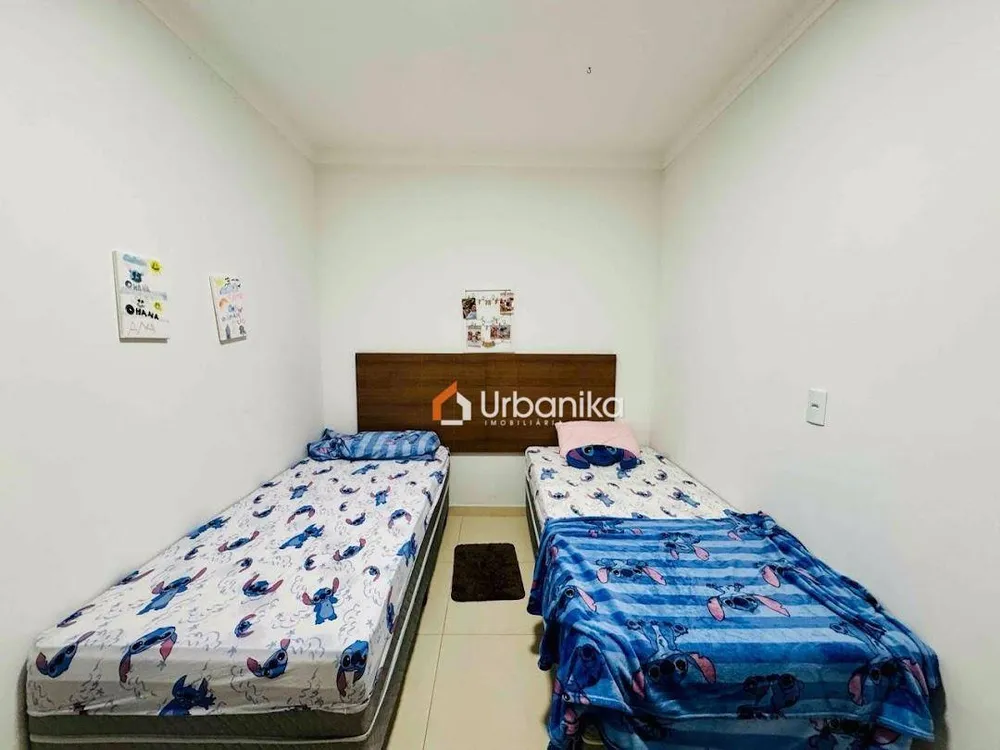 Casa, 3 quartos, 223 m² - Foto 1