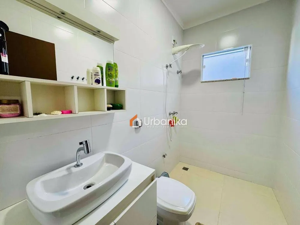 Casa, 3 quartos, 223 m² - Foto 2