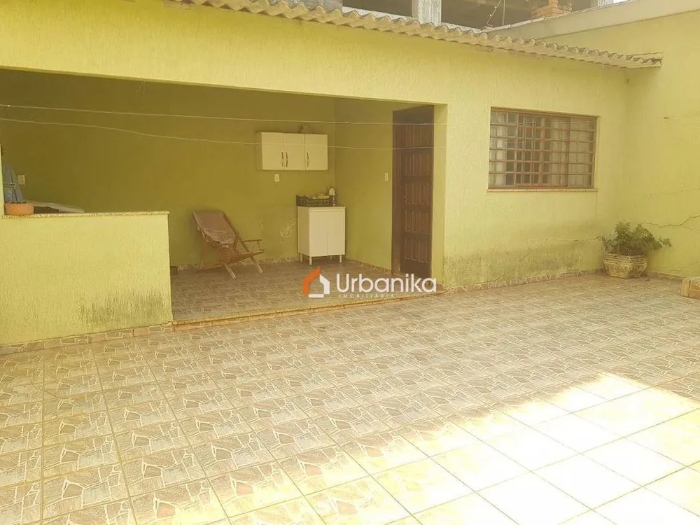 Casa, 3 quartos, 175 m² - Foto 2