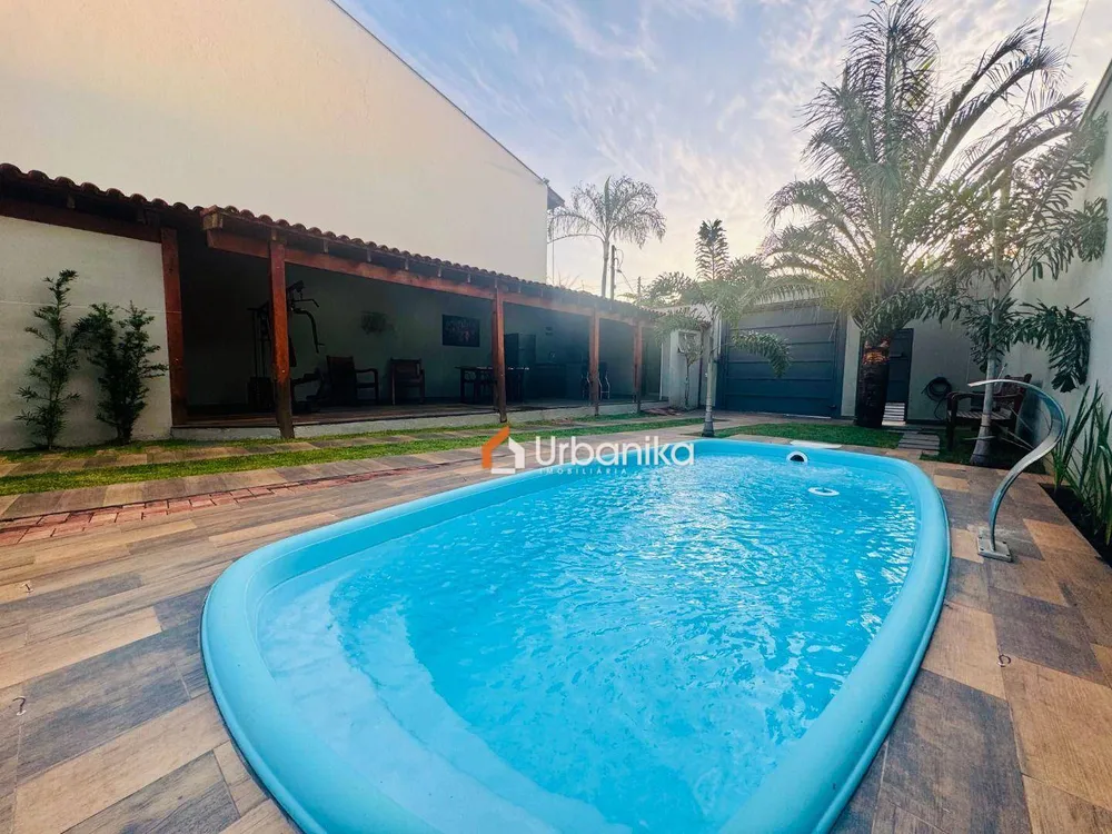 Casa, 3 quartos, 162 m² - Foto 2