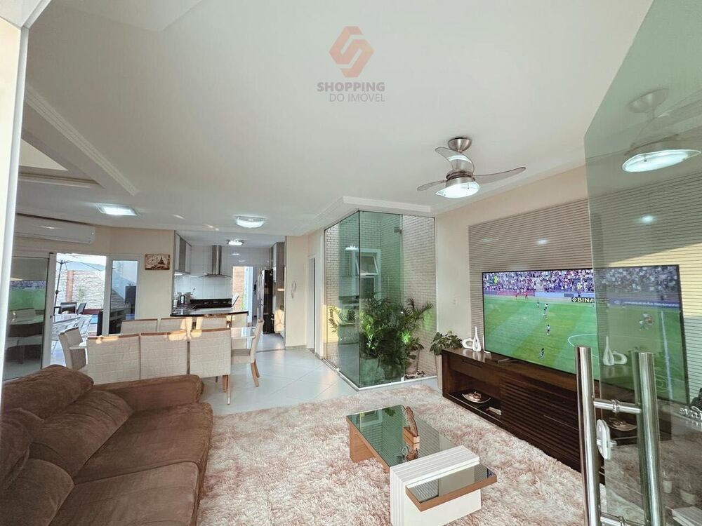 Casa à venda com 3 quartos, 300m² - Foto 3