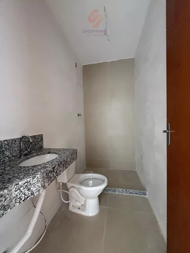 Casa à venda com 2 quartos, 65m² - Foto 3