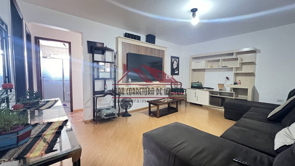 Casa à venda com 4 quartos, 180m² - Foto 1