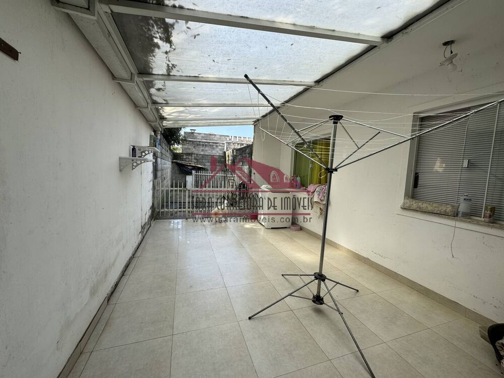 Casa à venda com 2 quartos, 140m² - Foto 2